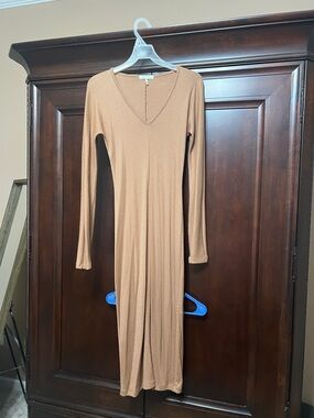 rag & bone Long Sleeve V-Neck Ribbed Midi Dress - Tan